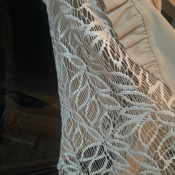 Suede Top with floral cut out sides - Picture 3 of 8